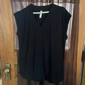 Athleta Small V-neck T-shirt